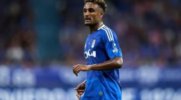 التوأم حسام حسن يرحبان بنجم الدوري الإسباني في معسكر منتخب مصر الجديد